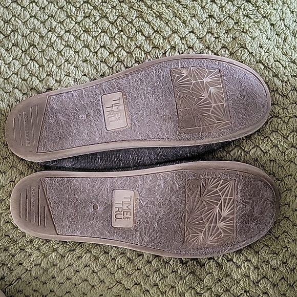 Time and Tru duo slip on tennis shoes set - Picture 6 of 8